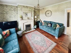 Sitting Room - click for photo gallery
